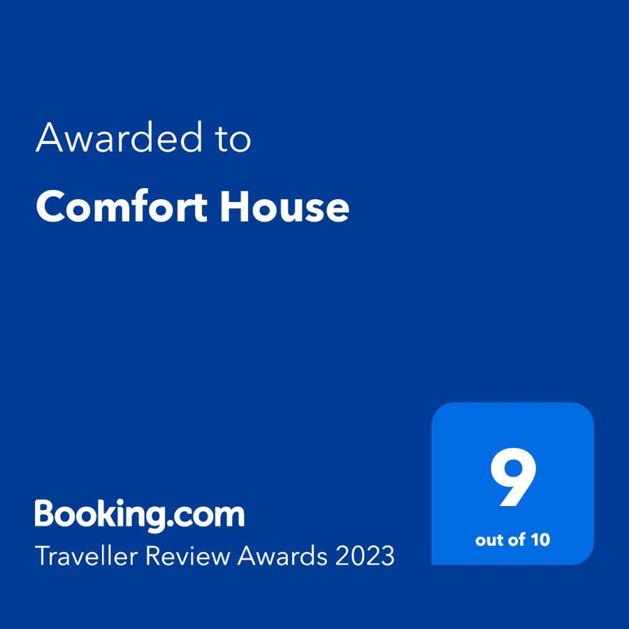 Comfort House เปซาโร ภายนอก รูปภาพ